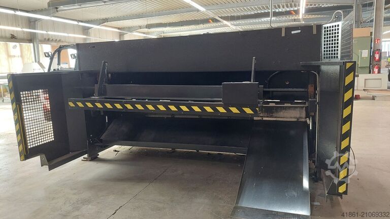 Hydraulisk guillotinesaks AMADA GS II 630