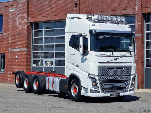 Chassis com cabina Volvo FH 16.750 Globetrotter 8x4*4 - Chassis - Retard...