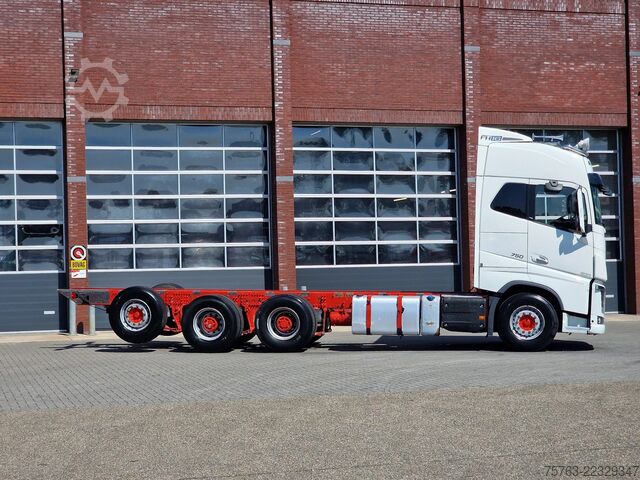 Chassis com cabina Volvo FH 16.750 Globetrotter 8x4*4 - Chassis - Retard...