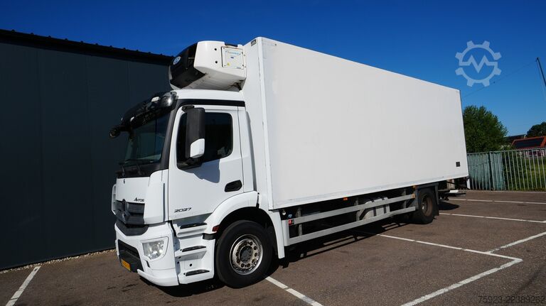 Рефрижераторная/морозильная транспортировка Mercedes-Benz Antos 2027 frigo truck with CARRIER SUPRA 850