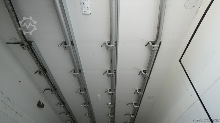 Рефрижераторная/морозильная транспортировка Mercedes-Benz Atego 1224 frigo truck meat hooksystem 409.000km