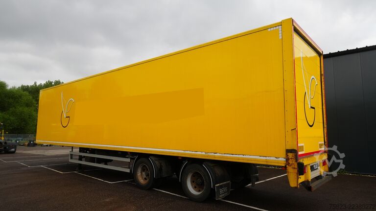  Floor 2 axle closed box