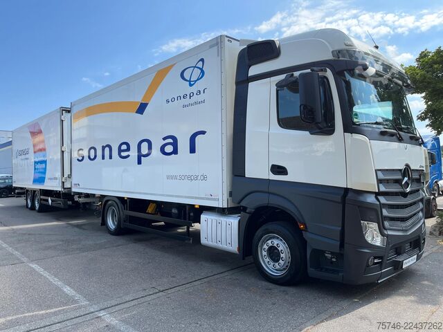Kovček Mercedes-Benz Actros 1842 4-ACHS ZUG SCHMITZ KOFFER DURCHLADER