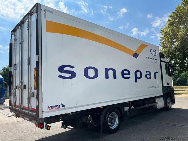 Kovček Mercedes-Benz Actros 1842 4-ACHS ZUG SCHMITZ KOFFER DURCHLADER