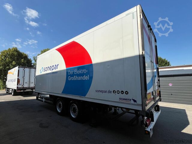 Kovček Mercedes-Benz Actros 1842 4-ACHS ZUG SCHMITZ KOFFER DURCHLADER