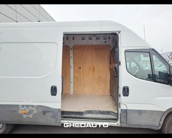 Minibús IVECO 35S16 - 35S16 V