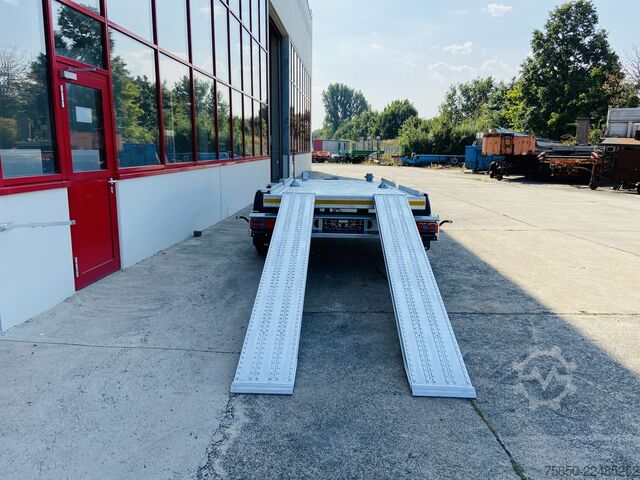 Reboque Möslein TMH 2  14 t Tandem- Absetzmuldenanhänger,geschlossenen BodenNeufahrzeug