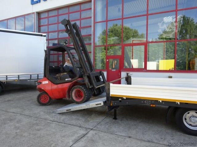 Reboque com plataforma rebaixada Möslein TTT 11-6,2 BR Weiß  Tandemtieflader mit breiten RampenNeufahrzeug
