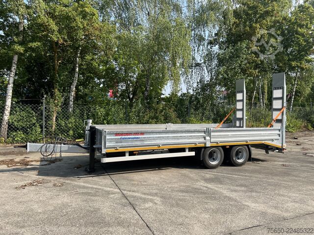 Reboque com plataforma rebaixada Möslein TT 14  14,4 t TandemtiefladerNeufahrzeug