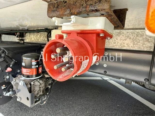 Transportasi berpendingin/beku Renault D 12.220 / Carrier Supra 750 / LBW