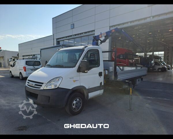 Minibus IVECO 35C15 - CASSONE + GRU