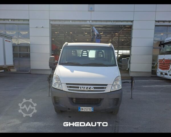 Minibus IVECO 35C15 - CASSONE + GRU
