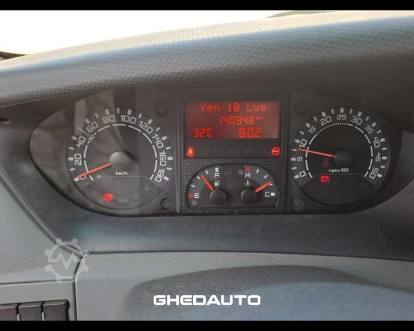 Minibus IVECO 35C15 - CASSONE + GRU