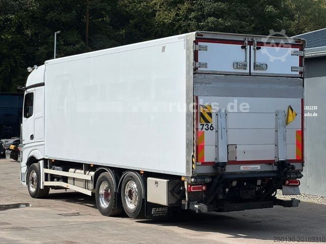 Box truck MERCEDES-BENZ Actros 2553 MP5 6x2 Lenk-/Lift Koffer mit LBW
