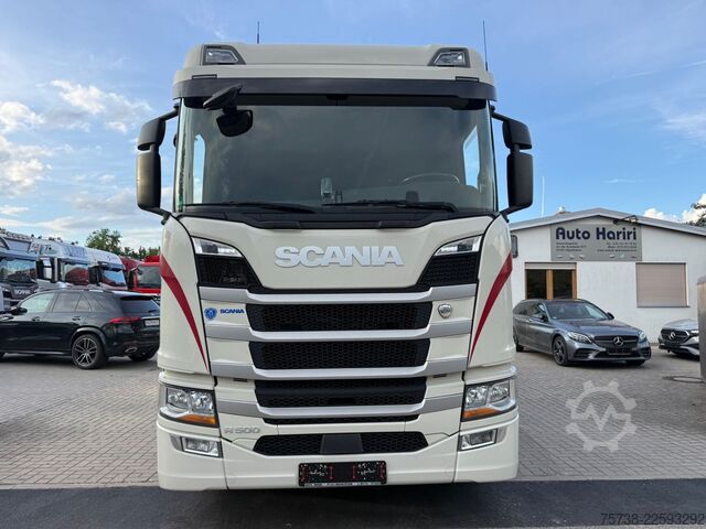 Kamion sa ravnom platformom SCANIA R500 6x2*4 Baustoff Fassi 215/Retarder/Vollluft