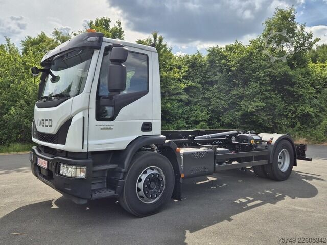 Camión portacontenedores de gancho iveco Euro Cargo 180E32 4x2 Abrollkipper Teleskoparm
