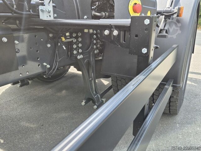 Camión portacontenedores de gancho iveco Euro Cargo 180E32 4x2 Abrollkipper Teleskoparm