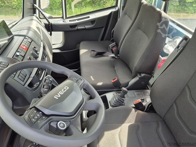 Camión portacontenedores de gancho iveco Euro Cargo 180E32 4x2 Abrollkipper Teleskoparm