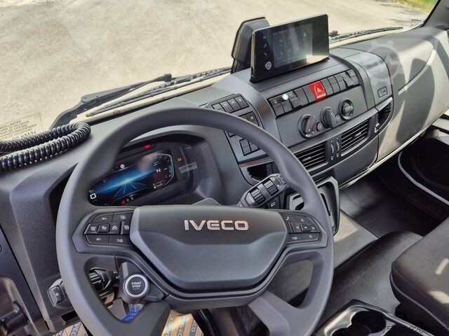 Camión portacontenedores de gancho iveco Euro Cargo 180E32 4x2 Abrollkipper Teleskoparm