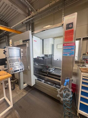 CNC - Bearbeitungszentrum - Vertikal DECKEL MAHO DMC 835 V