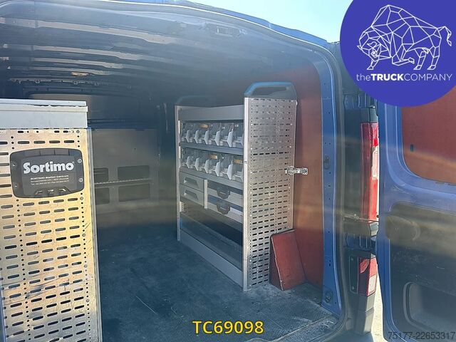 パネルバン Renault Trafic 1.6 DCI