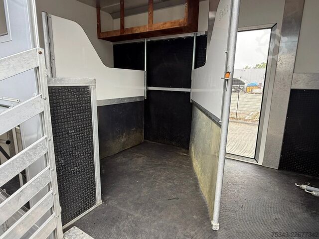 Transporte de cavalos MAN | Horse Truck | Year: 2011 | KM: 312.257 | 5 Ho...