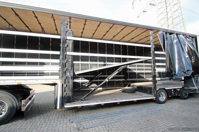 مقطورة نصفية مفتوحة مع قماش مشمع  Geschlossener Autotransporter/Maschinentransport