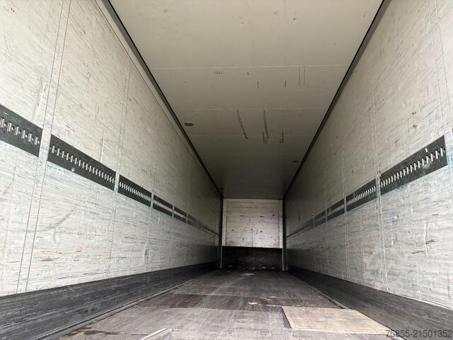 čemodāns Schmitz SKO 24 3-Axle Box / SAF Axles / Discbrakes / Li...