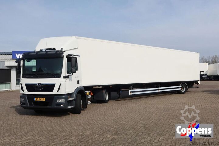Estándar-SZM MAN TGM 15.290 Trekker + Heiwo city trailer geïsole...