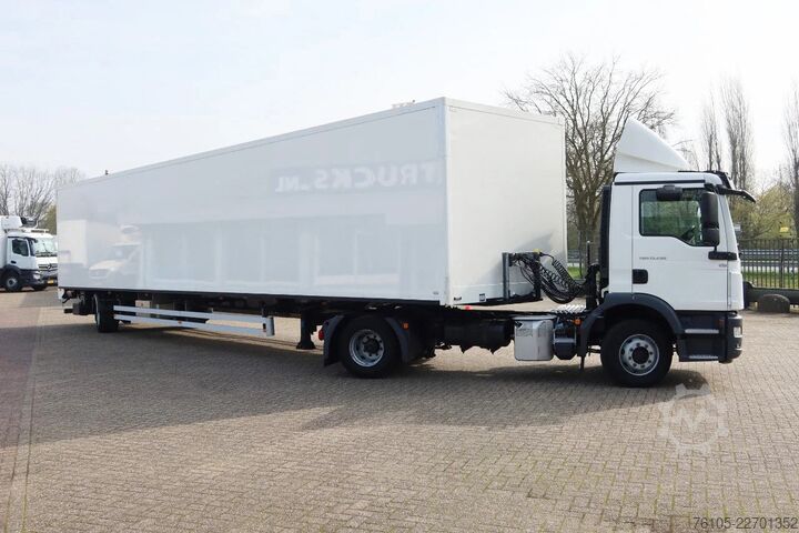 Estándar-SZM MAN TGM 15.290 Trekker + Heiwo city trailer geïsole...