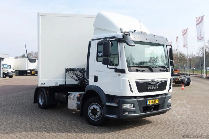 Estándar-SZM MAN TGM 15.290 Trekker + Heiwo city trailer geïsole...