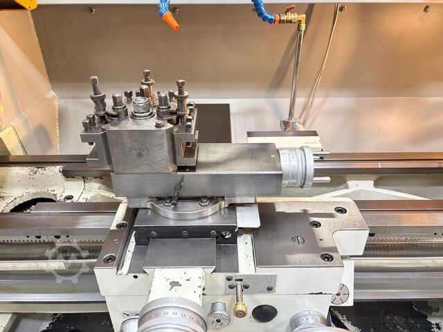 Tour central XYZ Machine Tools 1550VS Centre Lathe