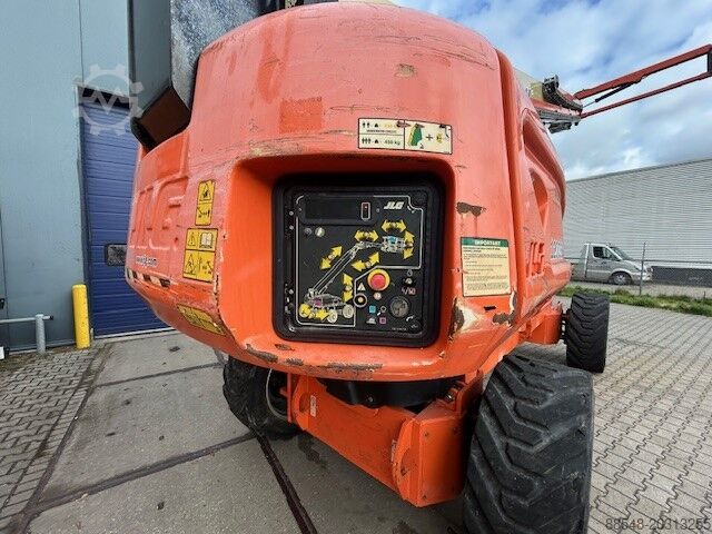 Platform kerja teleskopik JLG 1200SJP