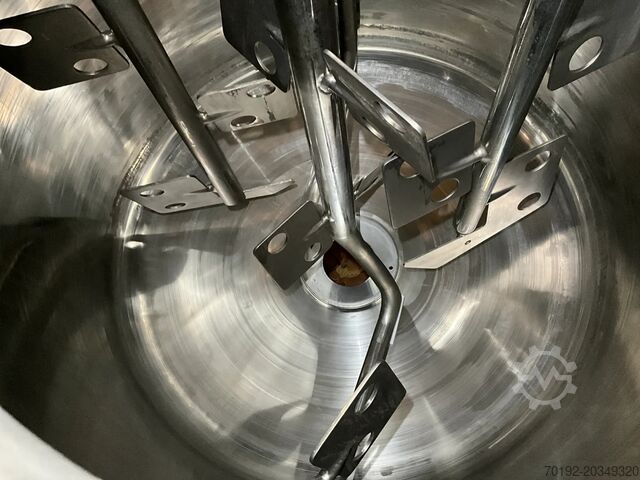 2911 liters varme/kjølbar Becomix prosesskjele i V4A med ankerrører. Becomix 9588