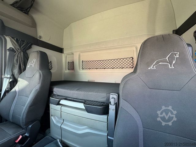 Flatbed truck MAN TGS 18.360 4x2 Pritsche Kran HIAB XHIDUO 188 E5