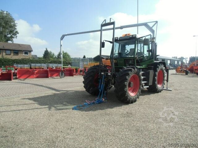Manure spreader  Tractor aquaduct