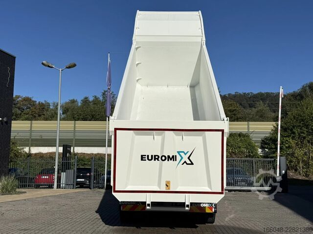 Kipper Volvo FMX 500 FMX13 500 8X4 13L Eckige Mulde Kipper