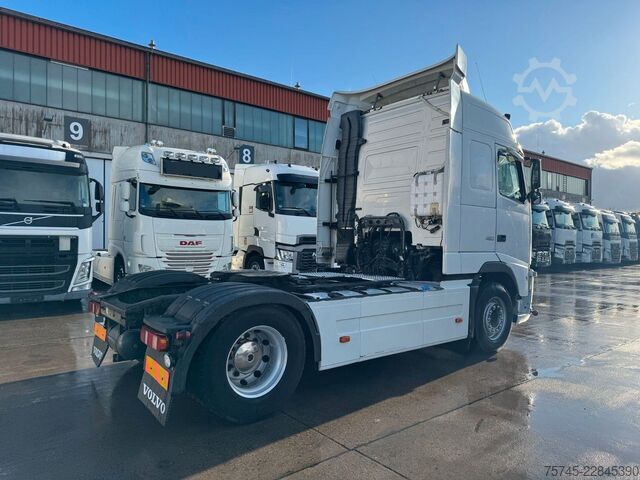 Đầu kéo tiêu chuẩn VOLVO FH 460 * STANDKLIMA * GLOBETROTTER  XL *2XTANK *