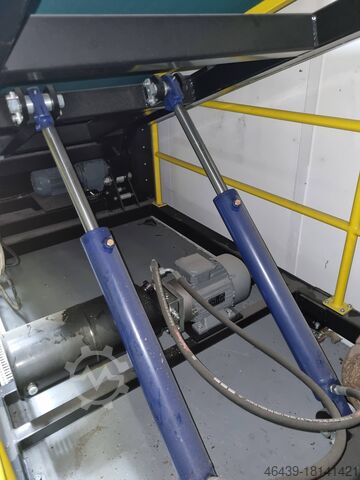 Færibandið Meta Roller Conveyor Systems Bandförderanlage