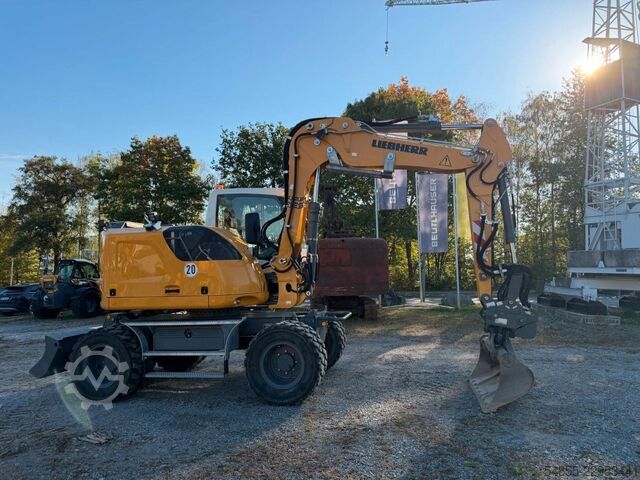 Mobiele graafmachine LIEBHERR A912 Compact