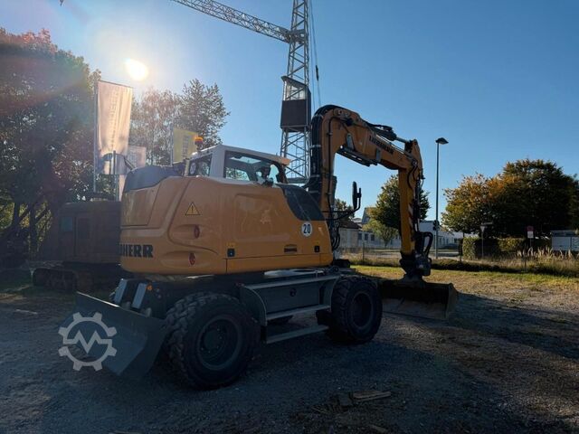 Mobiele graafmachine LIEBHERR A912 Compact