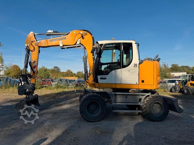 Mobiele graafmachine LIEBHERR A912 Compact