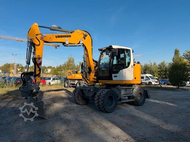 Mobiele graafmachine LIEBHERR A912 Compact