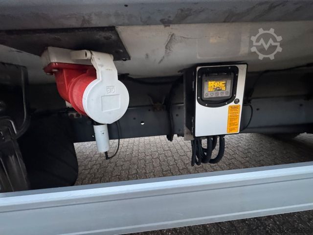 Camion frigorifique DAF LF 16.260 Tiefkühlkoffer mit Ladebordwand