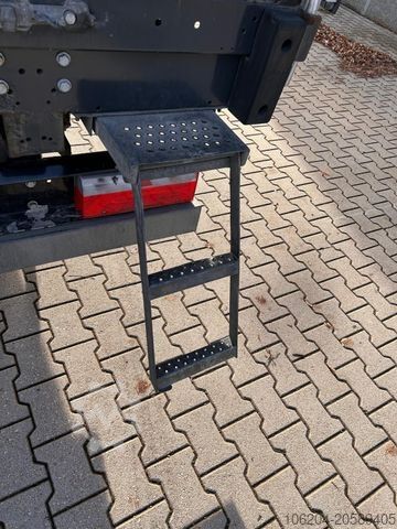 Brandalı açık yarı römork SCHWARZMÜLLER J-Serie 1530 Lang-Auflieger Edscha