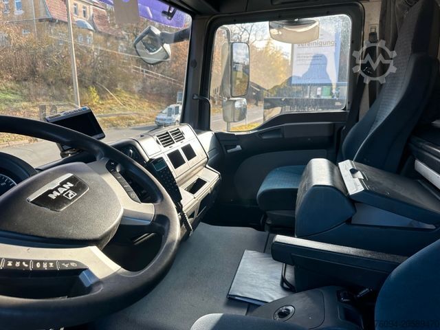 LKW mit Pritsche (offen) MAN TGA 26.400 6x2 Wechselpr. KRAN 25m Seilwinde