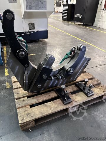 Centrul de strunjire și frezare CNC Doosan Puma 700L