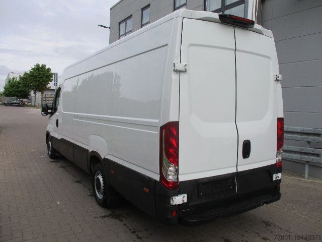 Kombi z visokim stropom IVECO 35S16 V