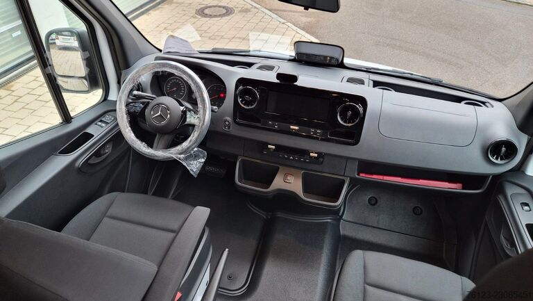 Minibussi MERCEDES-BENZ Sprinter 315 VIP Mobility 23 Airline Stock