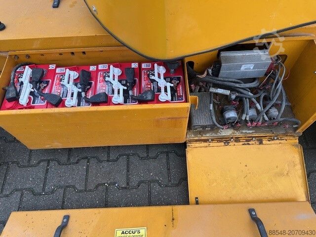 Radna platforma Upright AB38